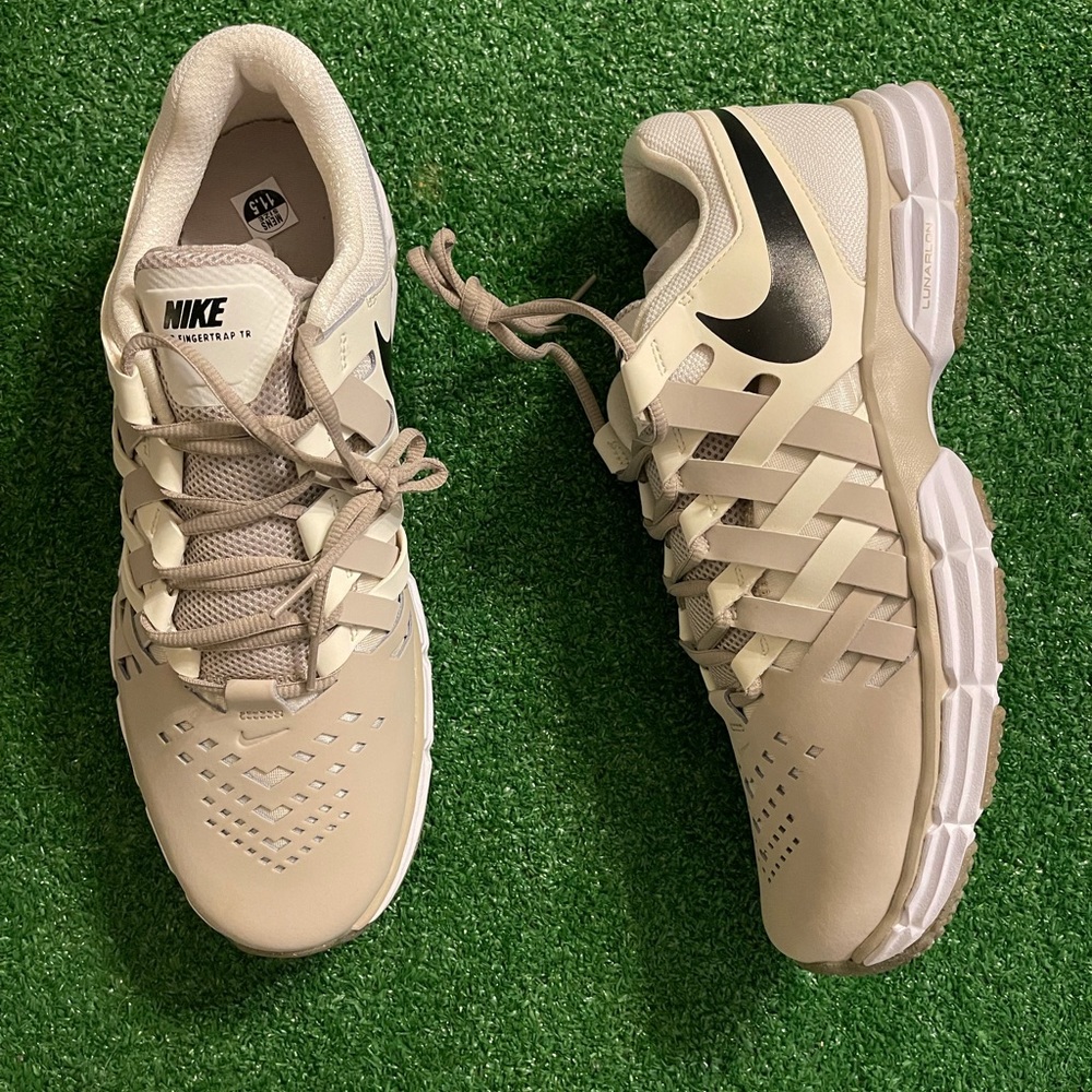 NEW Nike Men's Lunar Fingertrap Trainer Cross
Men’s size 11.5